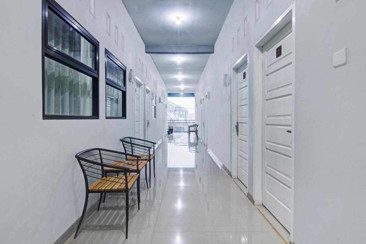 Oyo 90704 Nabila Residence Syariah Padang  Exterior foto